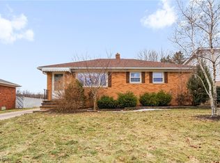 2735 Hetzel Dr, Parma, OH