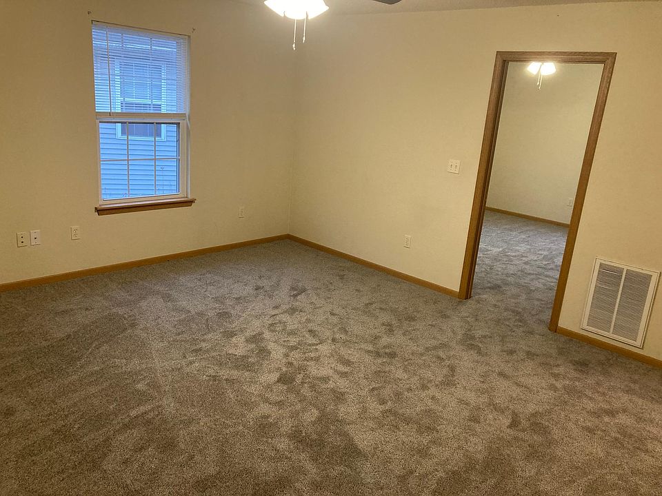 713 Deerbrook Cir, Knob Noster, MO 65336 Zillow