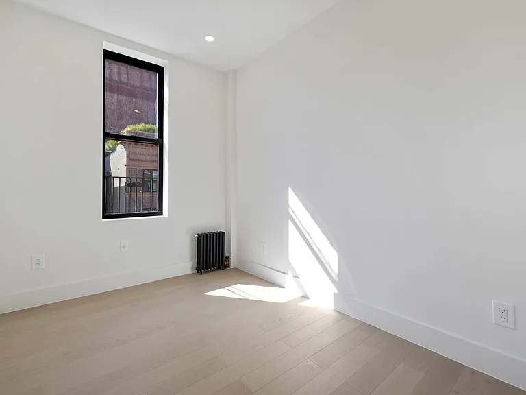 301 W 22nd St #22 — Photo 5
