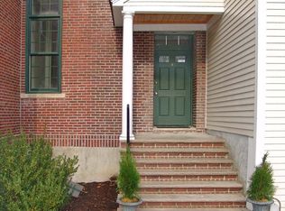 13 Forest St UNIT B, Wellesley, MA 02481