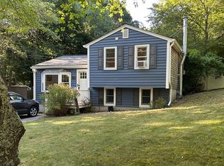 22 Presidents Ln, Plymouth, MA 02360