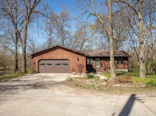 302 Walnut St, Janesville, IA 50647