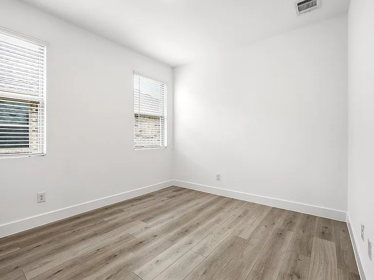 619 Sagebrush Trl — Photo 17