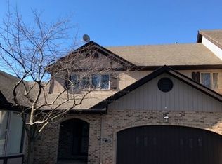 120 Country Club Dr, Bloomingdale, IL 60108