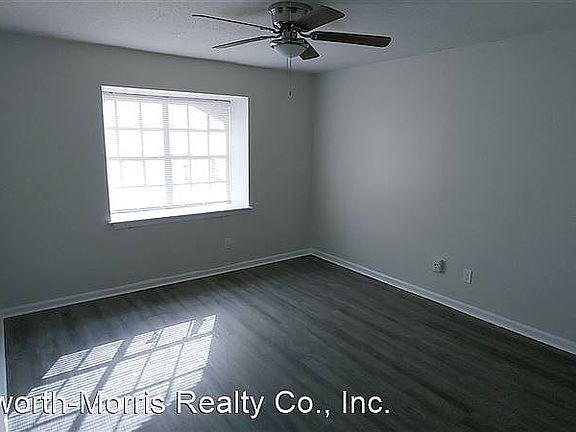 3rd image of 404 8th Ave NE