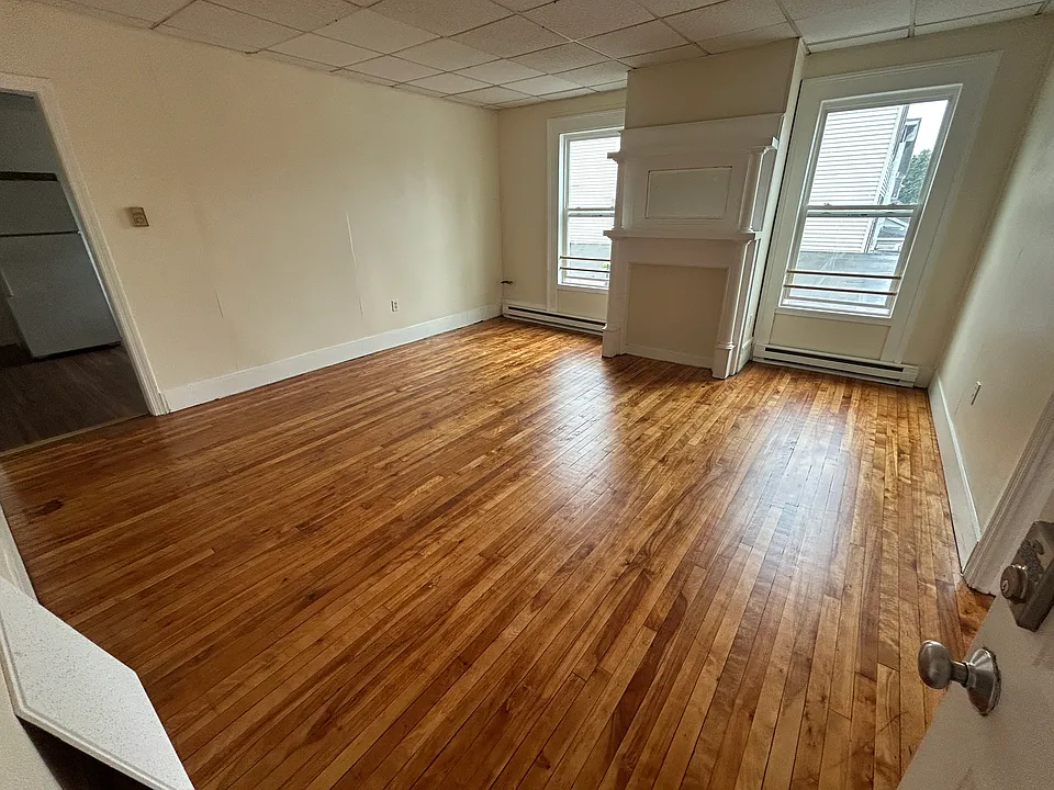 241 Lincoln St #4