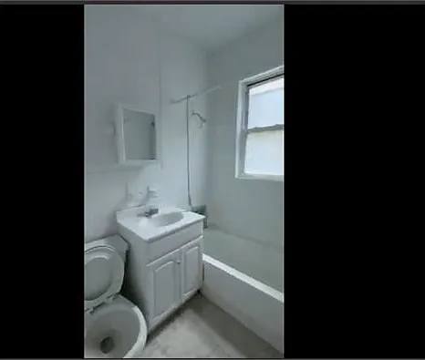 3 bed, $3,811 — Photo 2