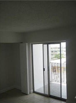 2nd image of 790 NE 128th St APT 208
