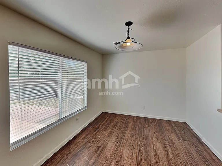 11801 N Olive St — Photo 5