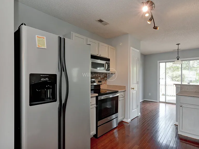 10420 Yellow Rose Ln — Photo 15