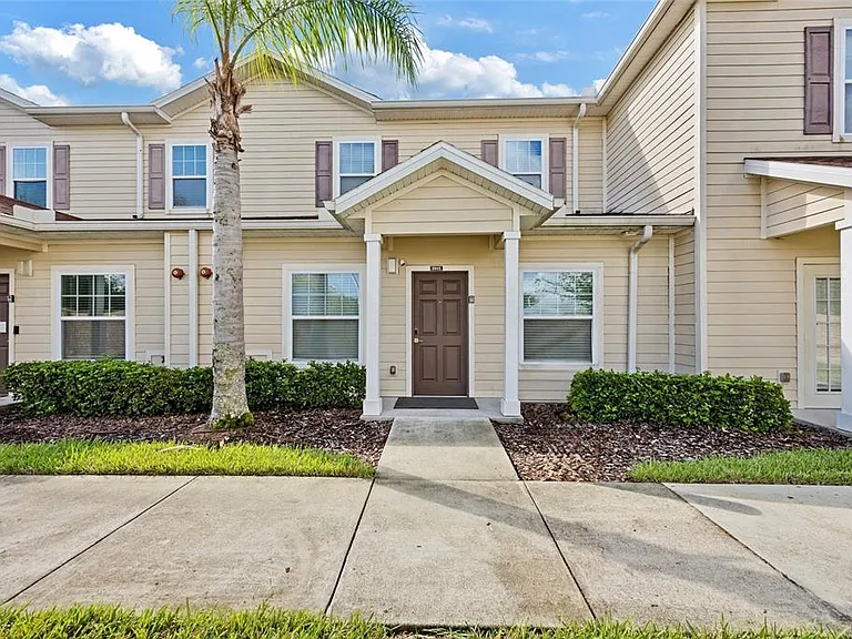 8945 Shine Dr — Photo 1