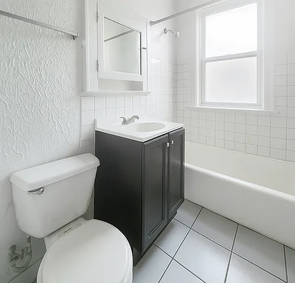 1916 N Drake Ave #1E — Photo 9