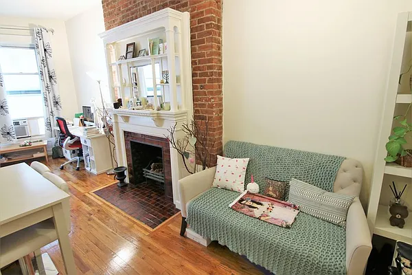 Rented by JK Dansar Corp | media 40