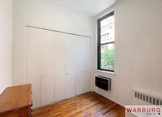 Sold by Warburg | media 16