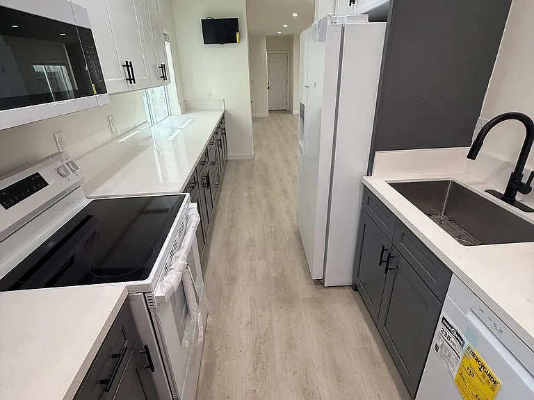 8210 Bell Ave — Photo 8