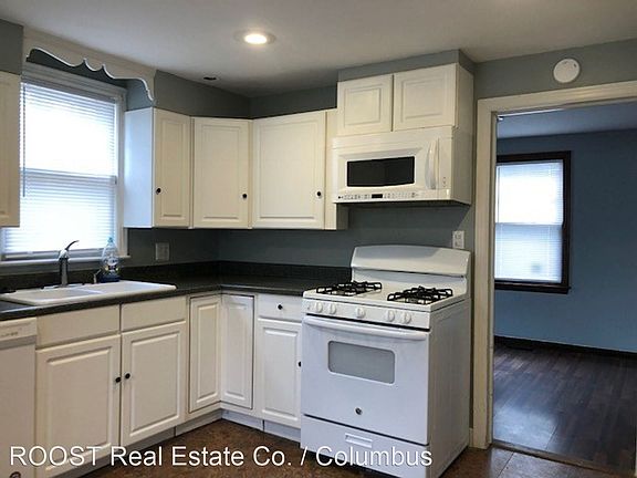 3rd image of 3034 Oaklawn St