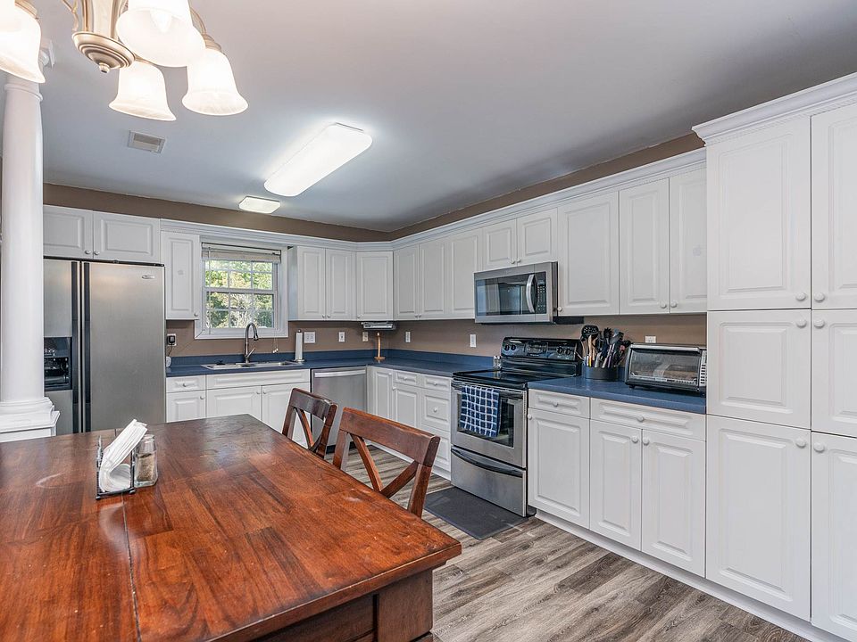 2nd image of 293 Jessica Dr