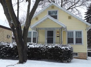 1012 N 8th St, Manitowoc, WI 54220