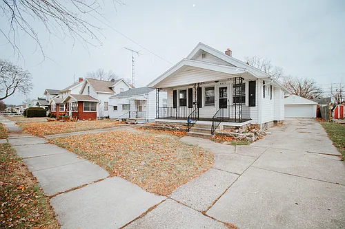 Building Photo - 4220 Caroline Ave