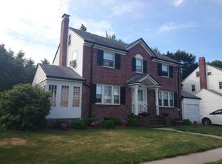 8 Myles Standish Rd, West Roxbury, MA 02132