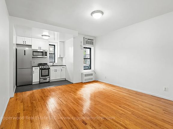 4th image of 310 E 85th St APT 2D