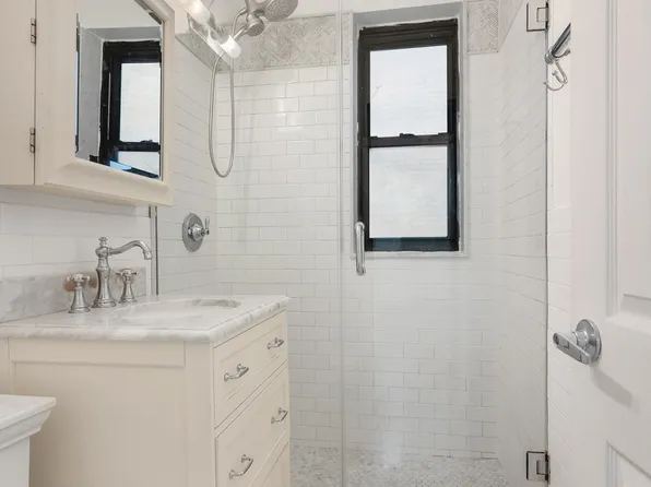 305 East 72nd Street image 9 of 12