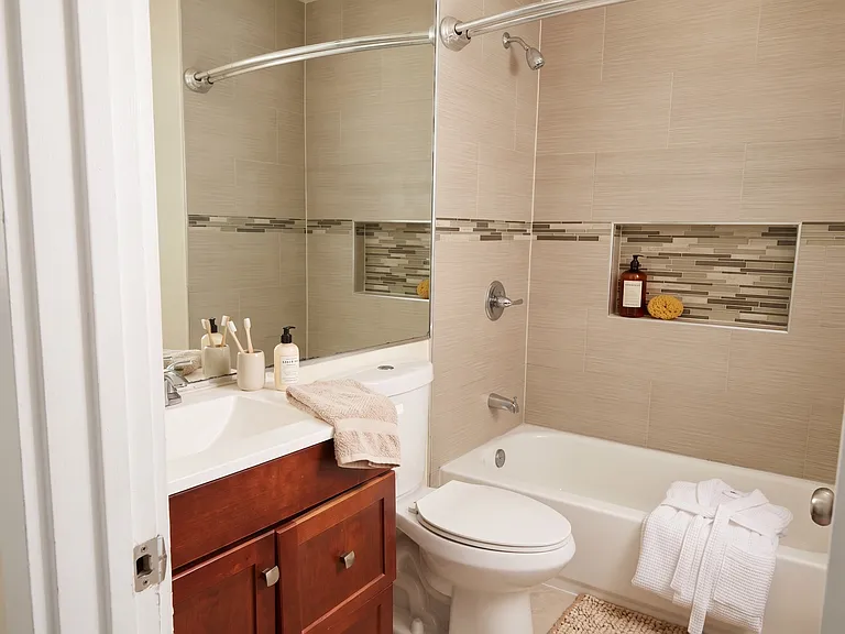 600 W 87th St #600 — Photo 4