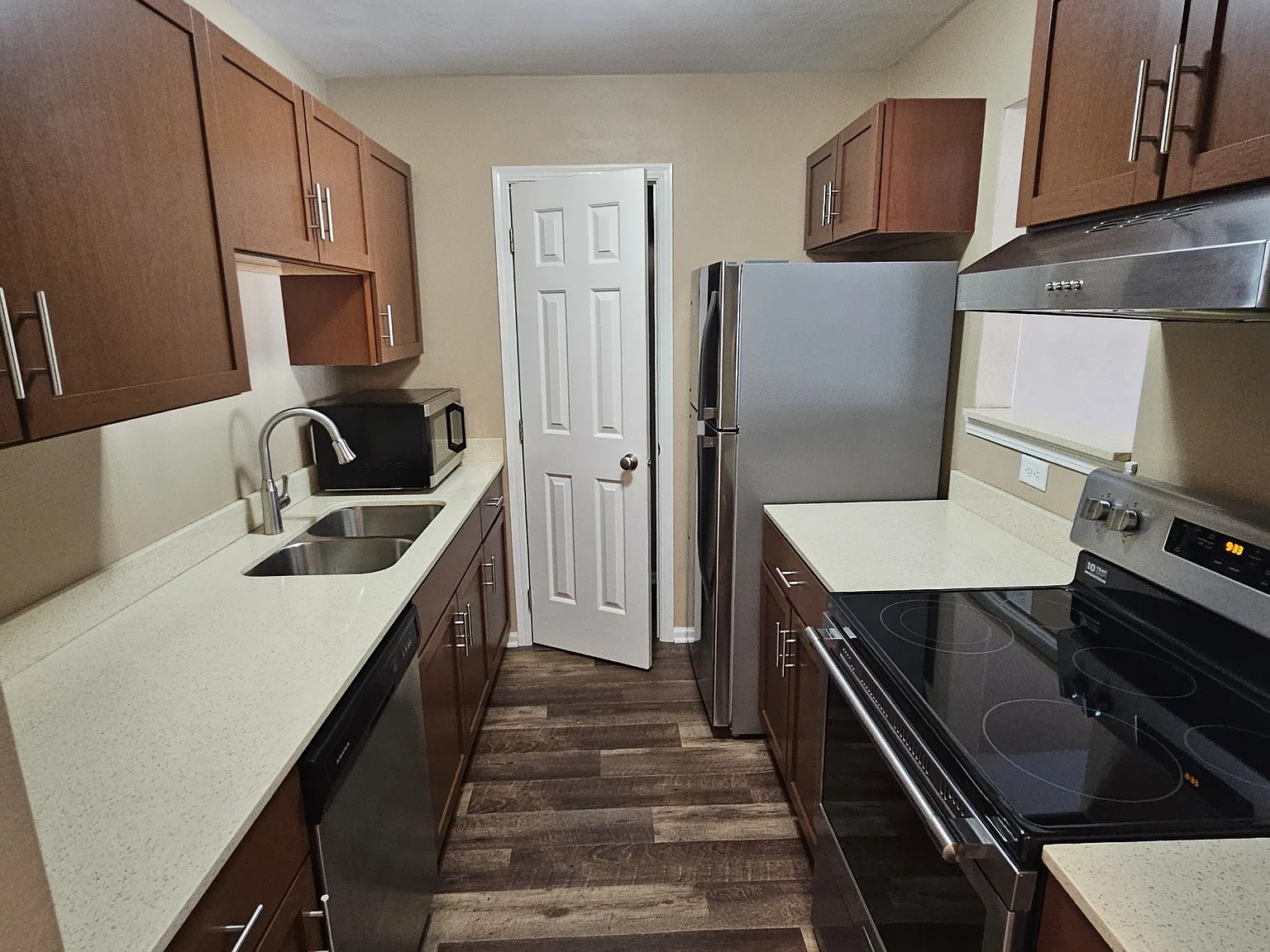 2 bed, 880 sqft, $1,250 — Photo 4