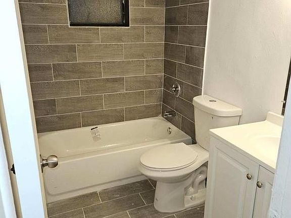 2nd image of 4061 N Dixie Highway #33