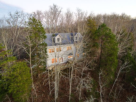3rd image of 1305 Deer Trail Way