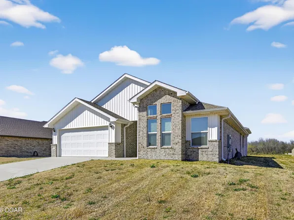 2306 N Greystone Sq, Webb City, MO 64870