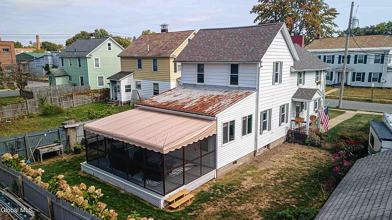 4th image of 14 Locust Street