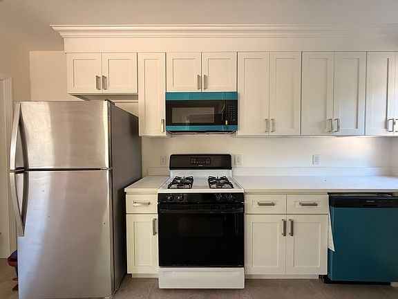 3rd image of 622 Hope St #1