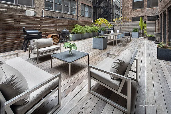 Sold by Poljan Properties Inc. | media 13