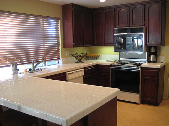 4th image of 6715 Harrington Ct