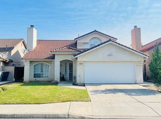 1023 Garland Ave, Clovis, CA 93612