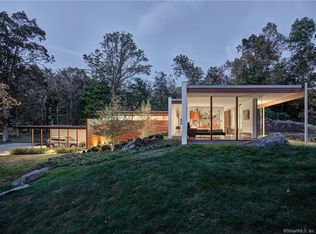 130 Brookhollow Ln, Stamford, CT 06902