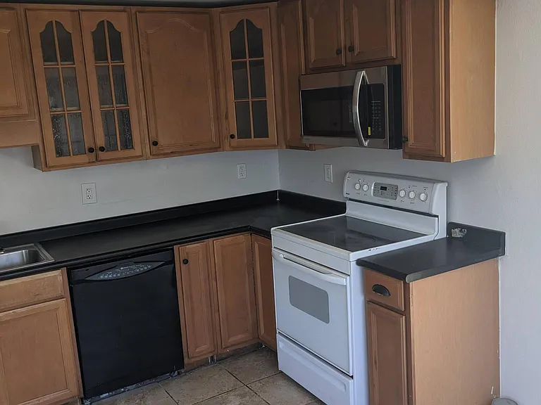 2116 Weeping Willow Way — Photo 5