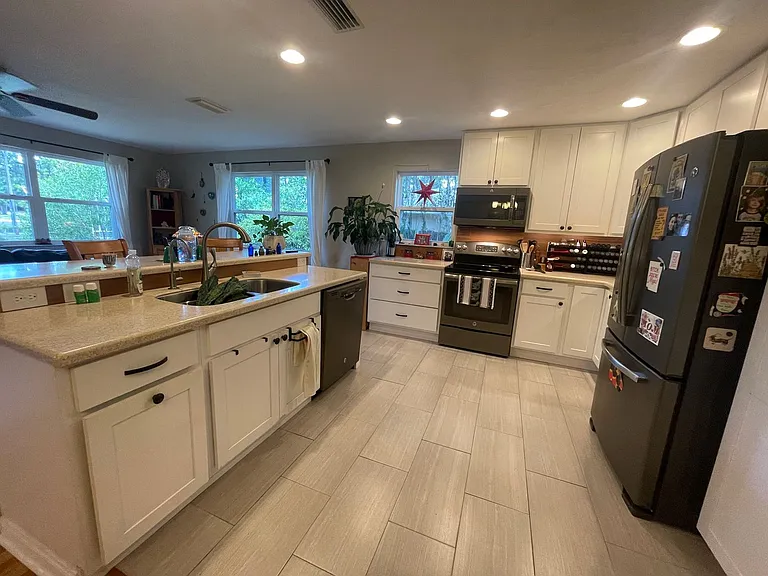 1317 NW 4th St — Photo 3