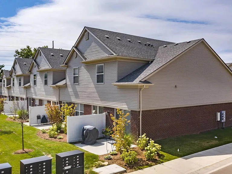 Baldwin Square Townhomes — Photo 18