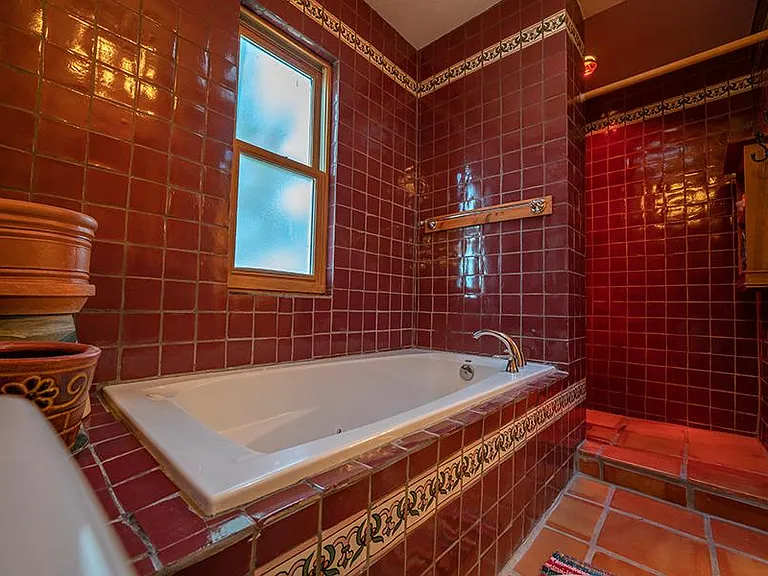 Spa tub in master bath