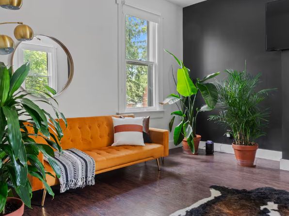 241 W Water St #241LEFTDOOR