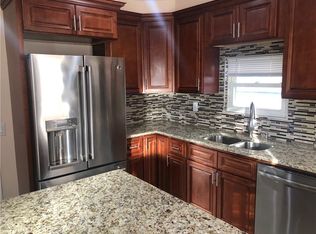 12 Beecher St, Pawtucket, RI 02860