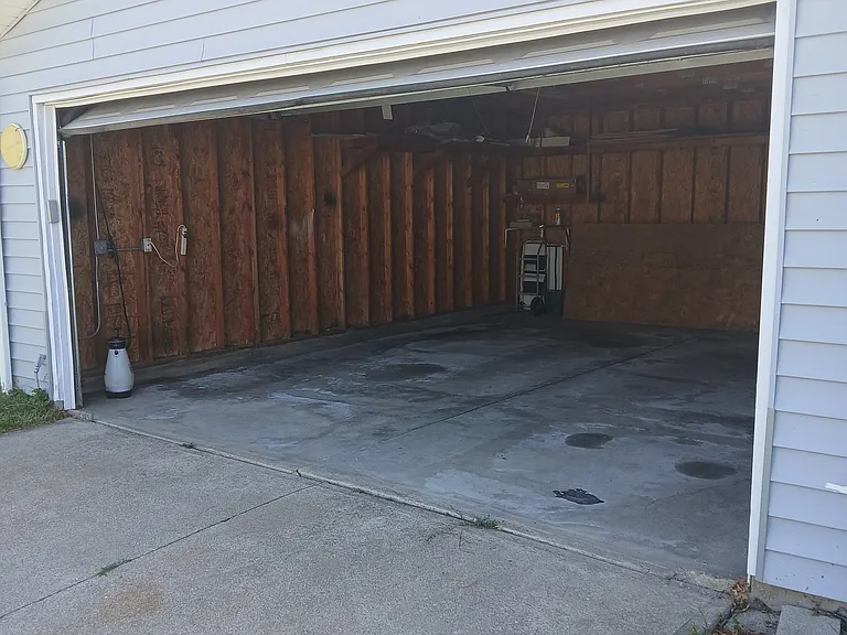 1214 Elmwood Rd — Photo 3