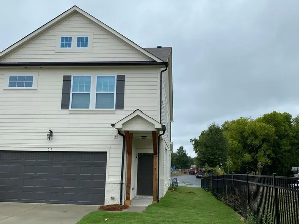 512 Main St, Pineville, NC 28134