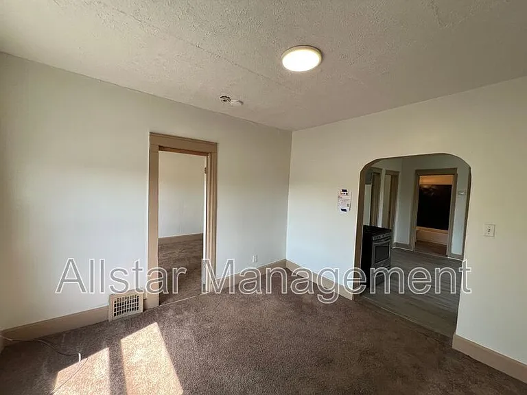3611 E 116th St #UPPER — Photo 6