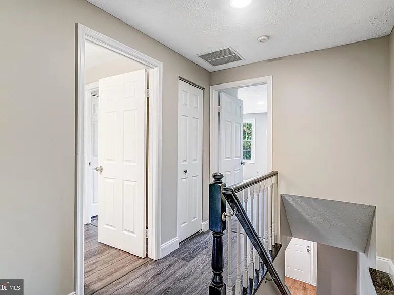 8525 Koluder Ct — Photo 10