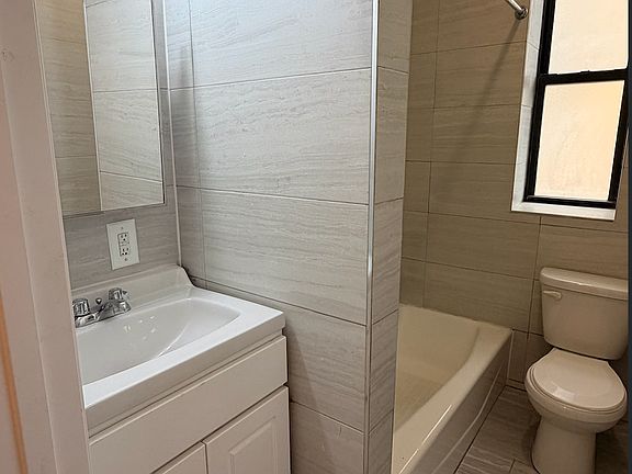 4th image of 11937 Metropolitan Ave APT 3C
