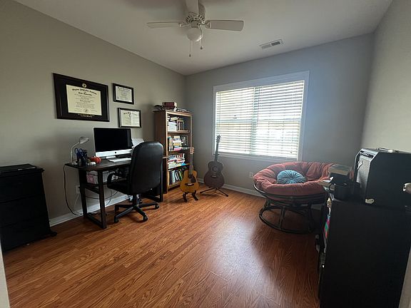 4th image of 132 Crooked Run Dr