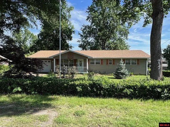 717 South St, Flippin, AR 72634